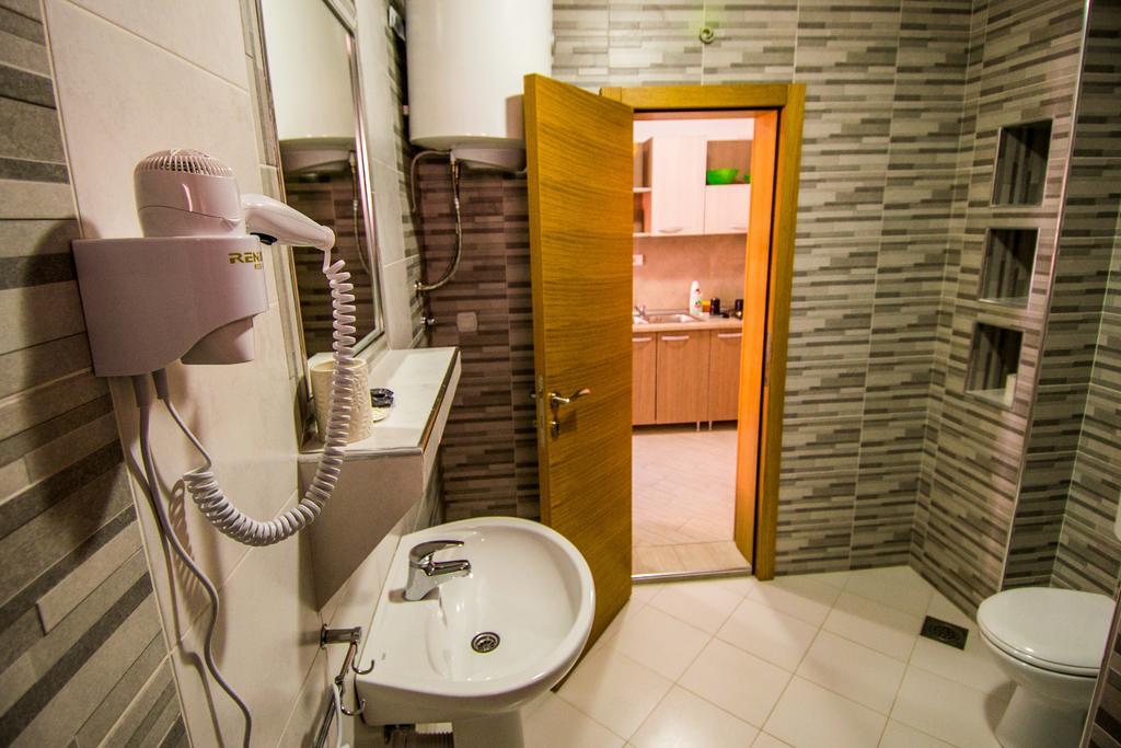 Apartmani Barovic Becici Oda fotoğraf