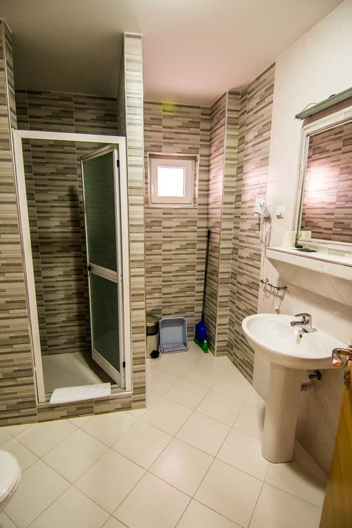 Apartmani Barovic Becici Oda fotoğraf